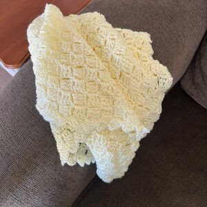 Handmade Chunky Crochet Baby Blanket in Soft Yellow